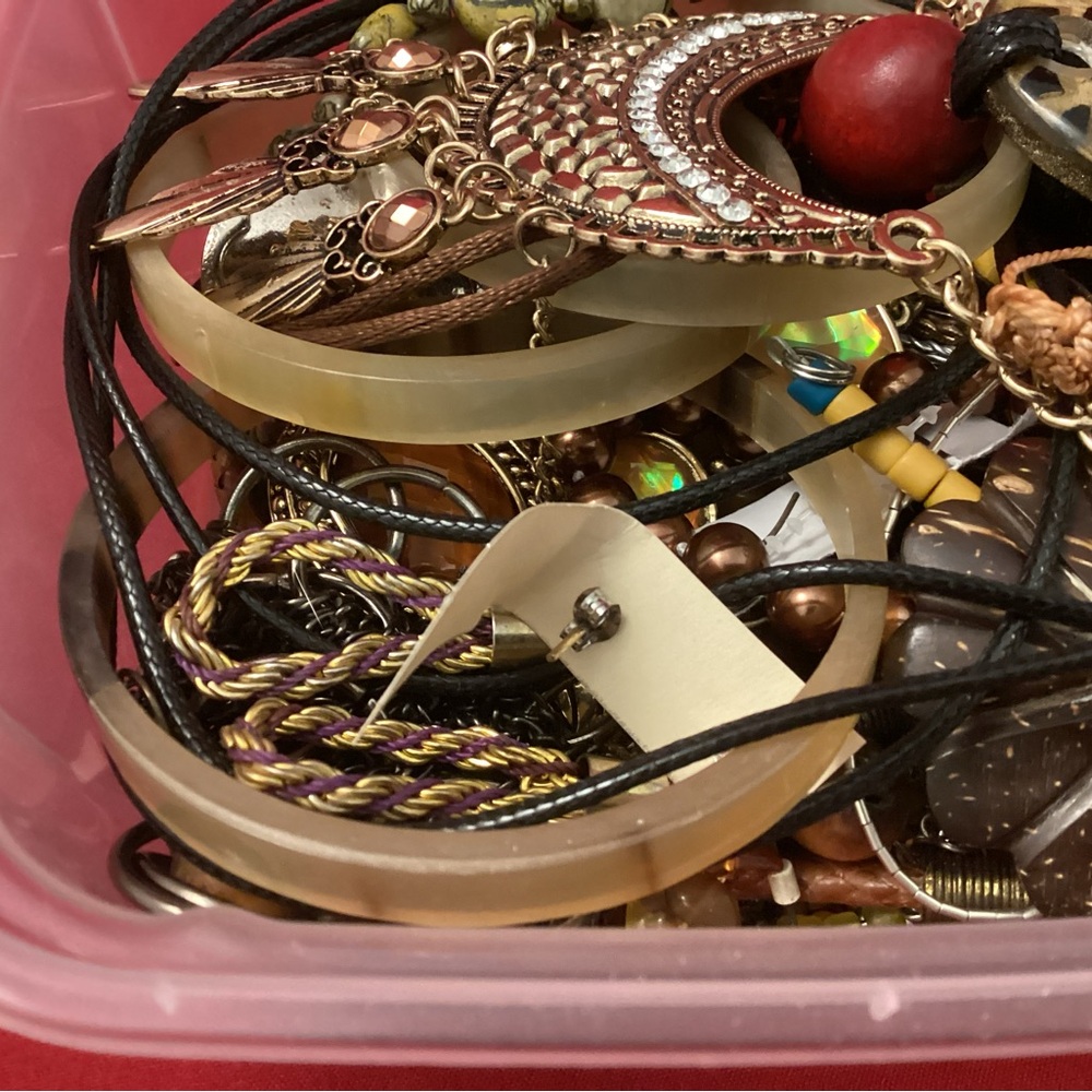 Brown and tan costume jewelry lot - Picture 2 of 6